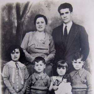 El alcalde leonés con su familia