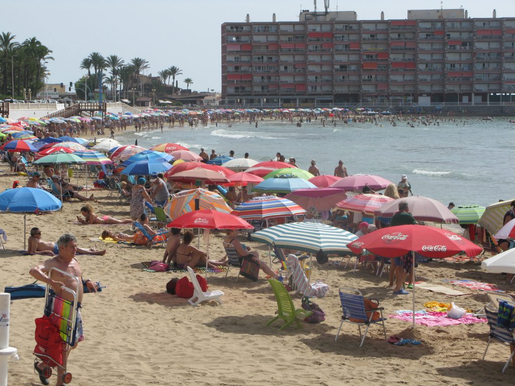 playas de Torrevieja la pasada semana. foto E.D.G. 